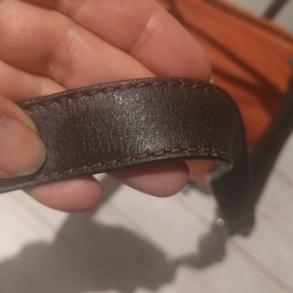 Beautiful Genuine leather bag by Danier 🍀 - Picture 9 of 12